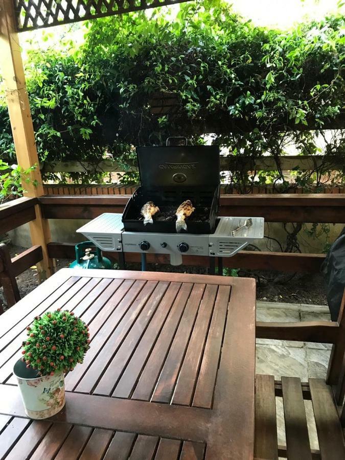 Pine-Tree Apt W/ Private Garden 50 M From The Sea Голем Экстерьер фото